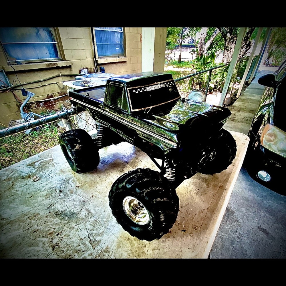 Traxxas 1/10 - Picture 2 of 3